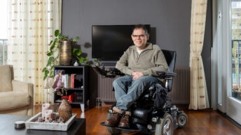 Arjo in zijn woonkamer